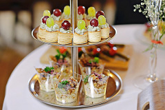 Užkandis su Brie sūriu ir vynuoge